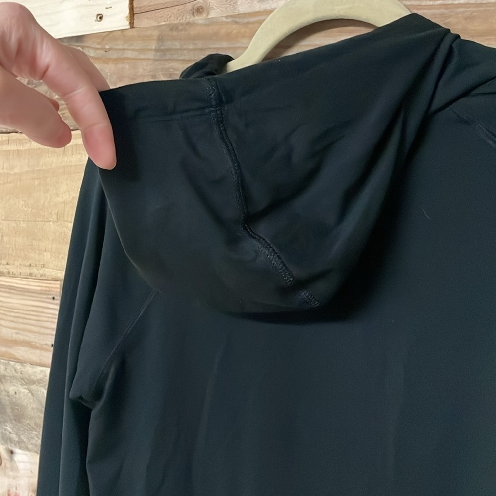 Reebok size small black long sleeve hooded shirt - Picture 6 of 8